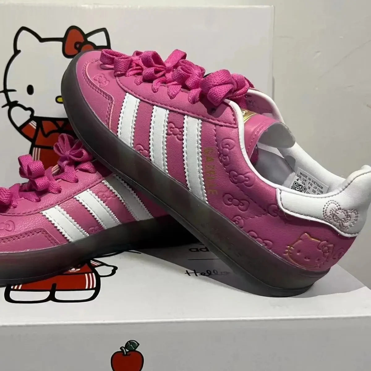 Anime Genuine Hello Kitty Casual Shoes Retro Printed Flat Shoes Cartoon Student Fashion Color Blocked Striped Sneakers Girl Gift