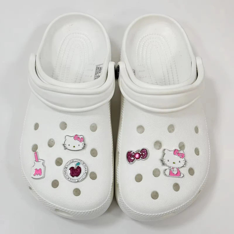 New Kawaii Hello Kitty Shoe Charms metal DIY Sandals for Kids Gifts Pink hole shoes flower accessories Hot selling