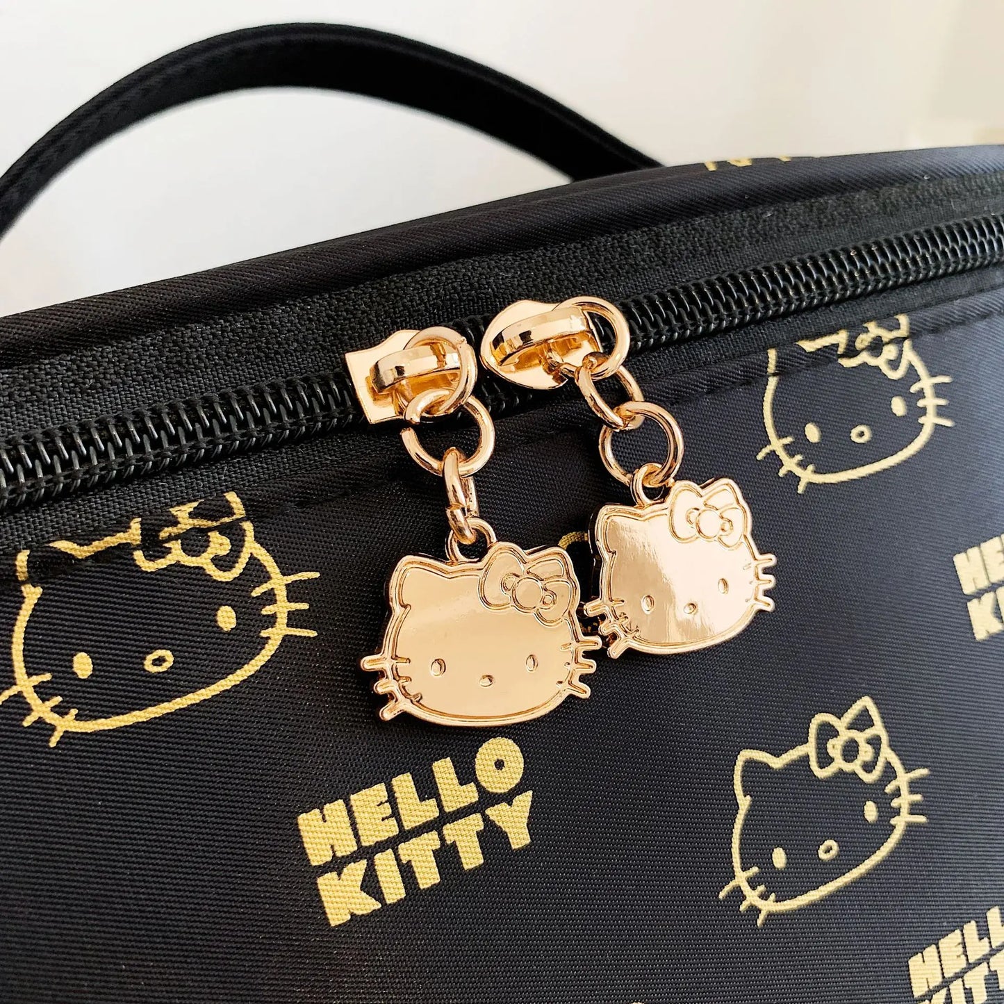 Hello Kitty Makeup bag Plush Stationery Bag Cute Cartoon Large Capacity Storage Bag, Kawaii Fashion Box handbag Toys Gifts